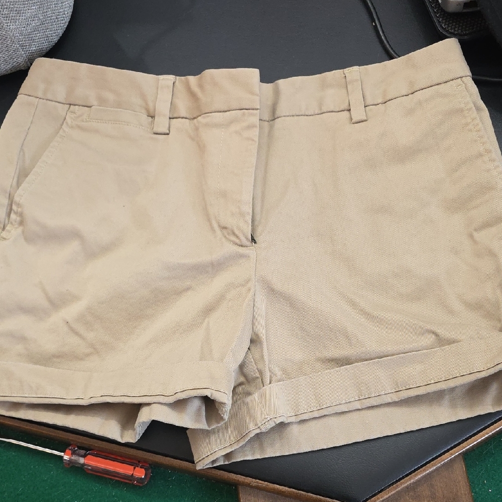 Lands End Size 10 Beige Women's Chino Shorts